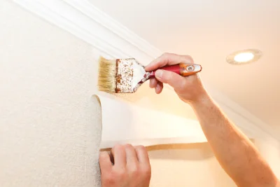 Pose de papier peint au Mesnil-Amelot — revêtements muraux et toiles de verre
